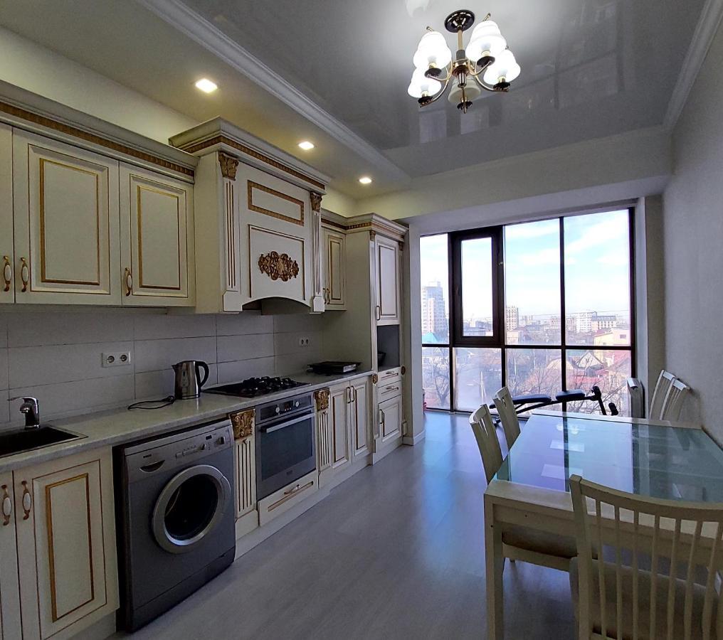 Elite Apartment In Street Mederova 50 Bishkek Ngoại thất bức ảnh