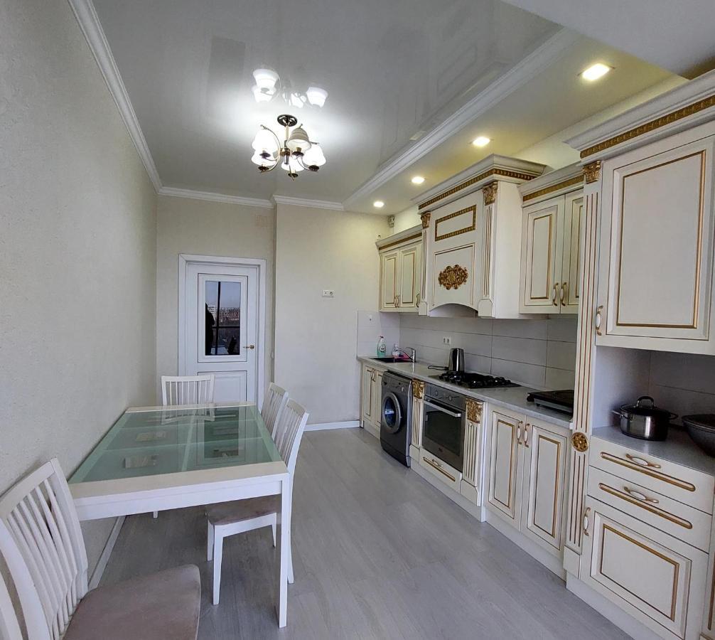 Elite Apartment In Street Mederova 50 Bishkek Ngoại thất bức ảnh
